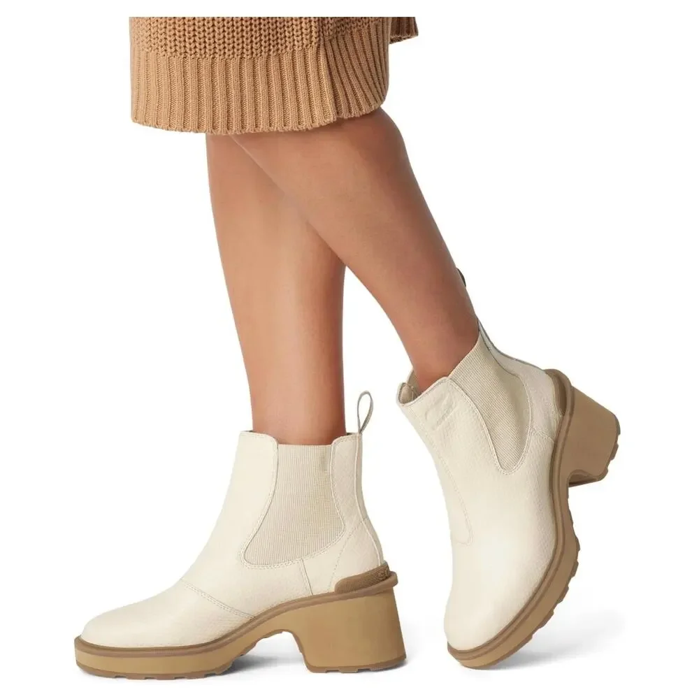 Sorel Hi-line Waterproof Chelsea Boot in Chalk / Ceramic Size 8.5